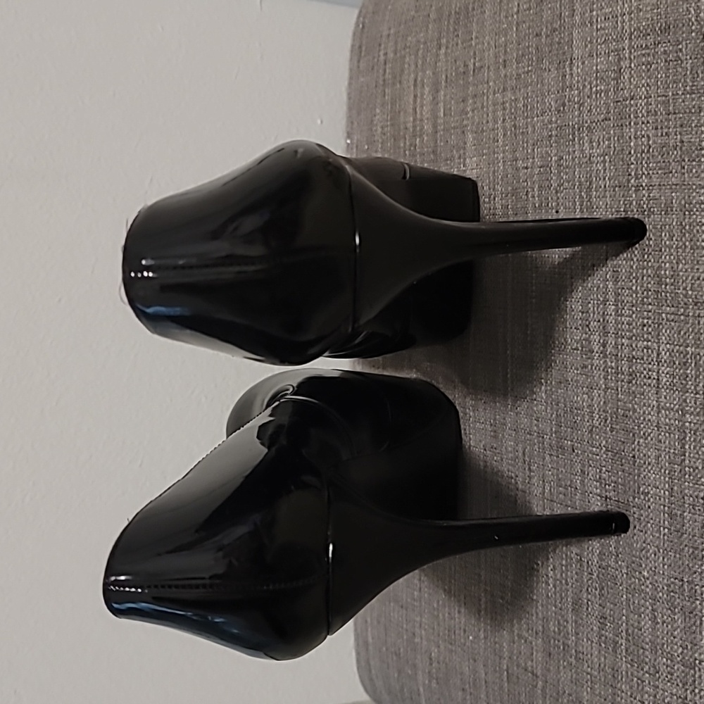 Shoes - Picture 2 of 2